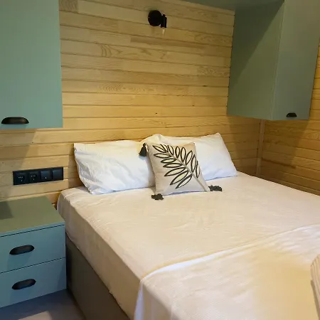 Julya Tiny House *